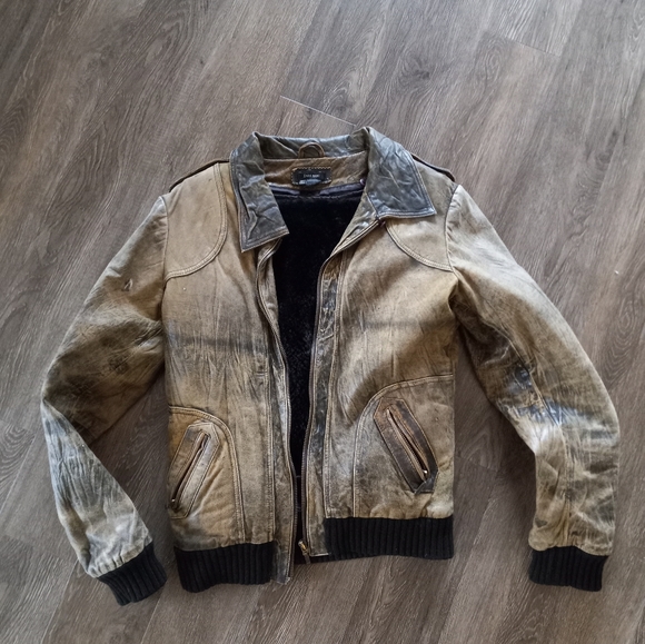 Distressed genuine leather bomber jacket from Zara size S - Picture 3 of 5